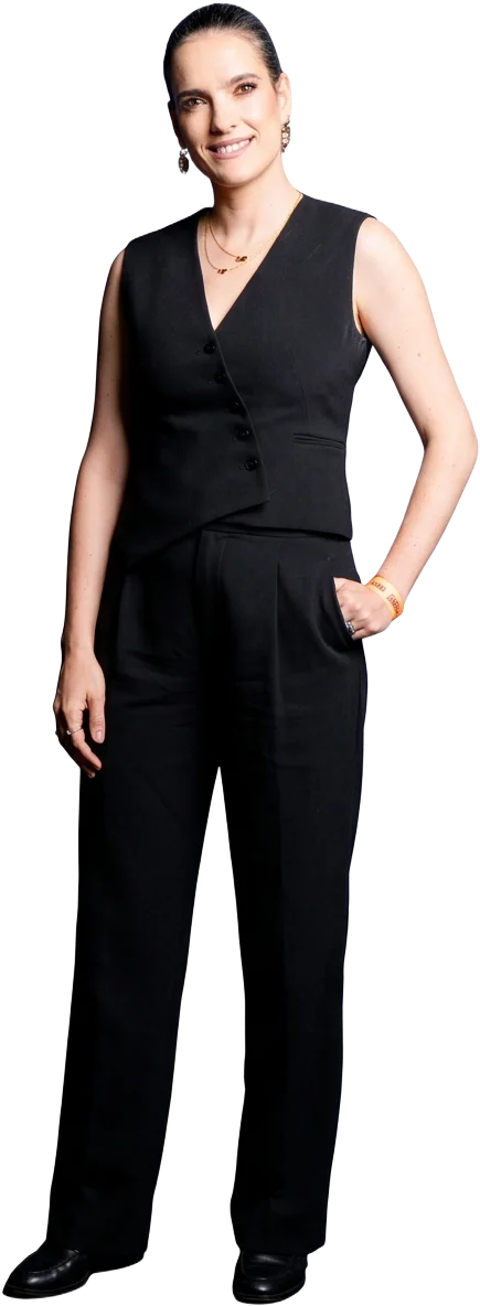 Maca Riva, host de Chisme Corporativo
